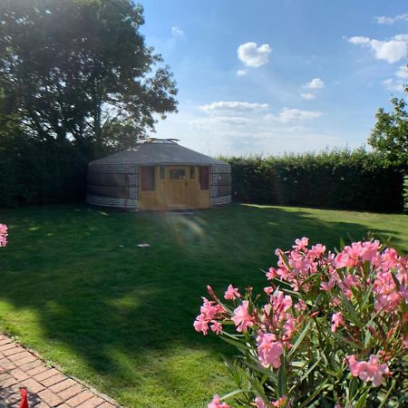 Overnachten In Een Luxe Yurt! Zonnemaire Exterior photo
