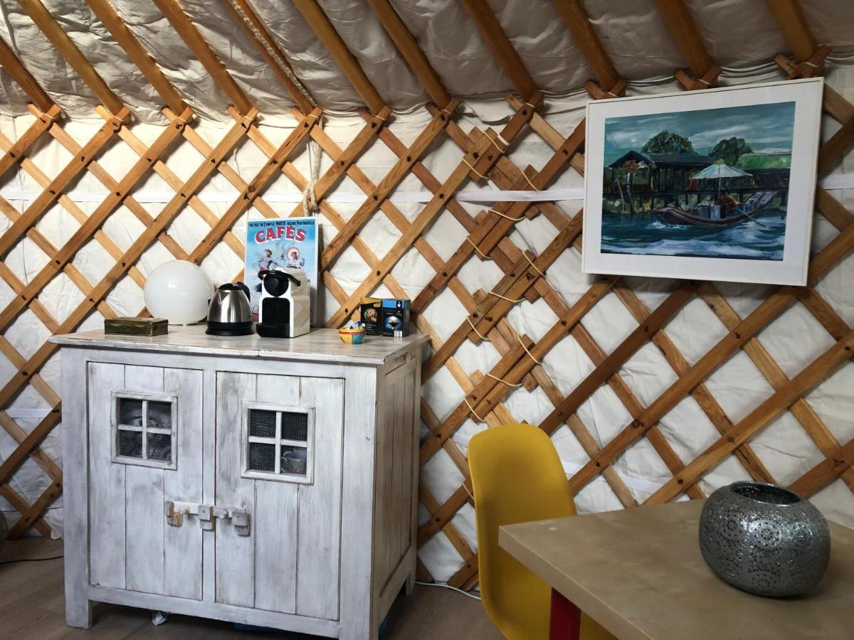 Overnachten In Een Luxe Yurt! Zonnemaire Exterior photo