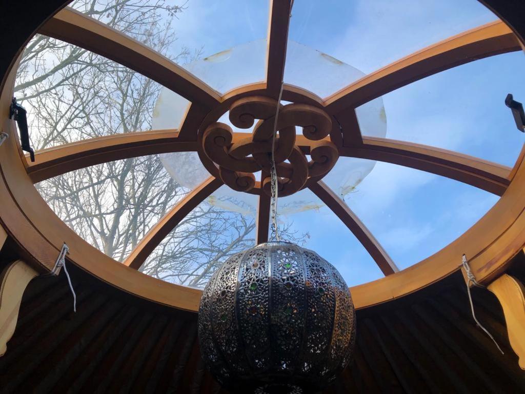 Overnachten In Een Luxe Yurt! Zonnemaire Exterior photo