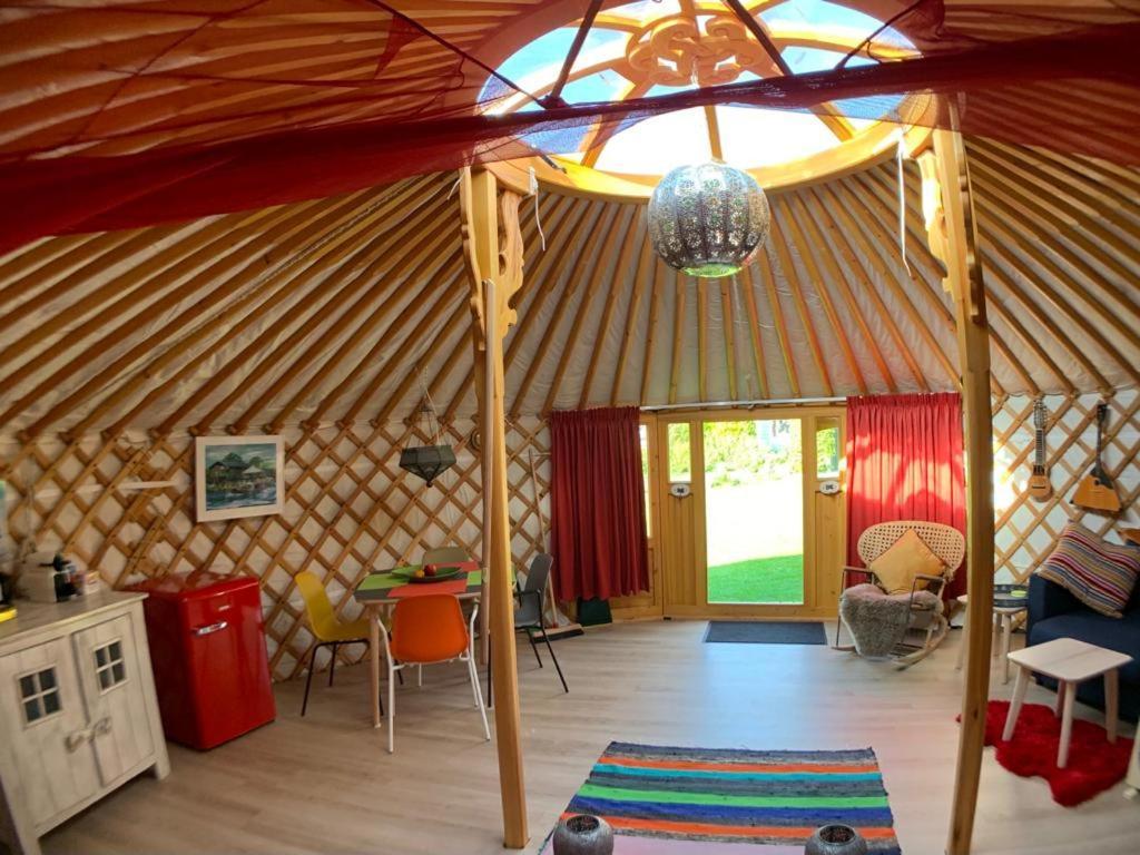 Overnachten In Een Luxe Yurt! Zonnemaire Exterior photo