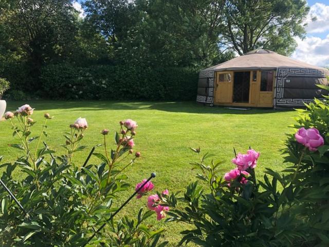 Overnachten In Een Luxe Yurt! Zonnemaire Exterior photo